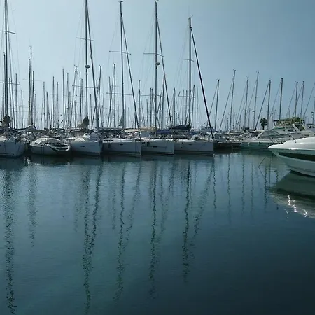 Hyeres, 2 Pieces, 4 Personnes - Fr-1-335-192 Hyères