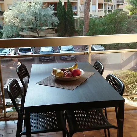 Appartement Hyeres, 2 Pieces, 4 Personnes - Fr-1-335-192